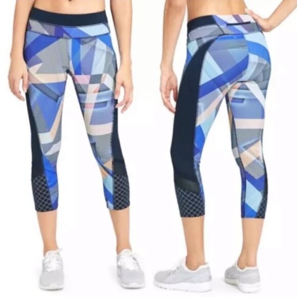 𝅺Athleta Women’s Electric Geo Sonar Capri Tights Blue Black & White Colors Sz M - Picture 2 of 15